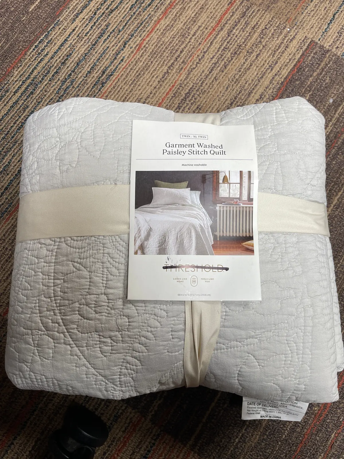 Twin/Twin Extra Long Garment Washed
Paisley Stitch Quilt Light Gray 1