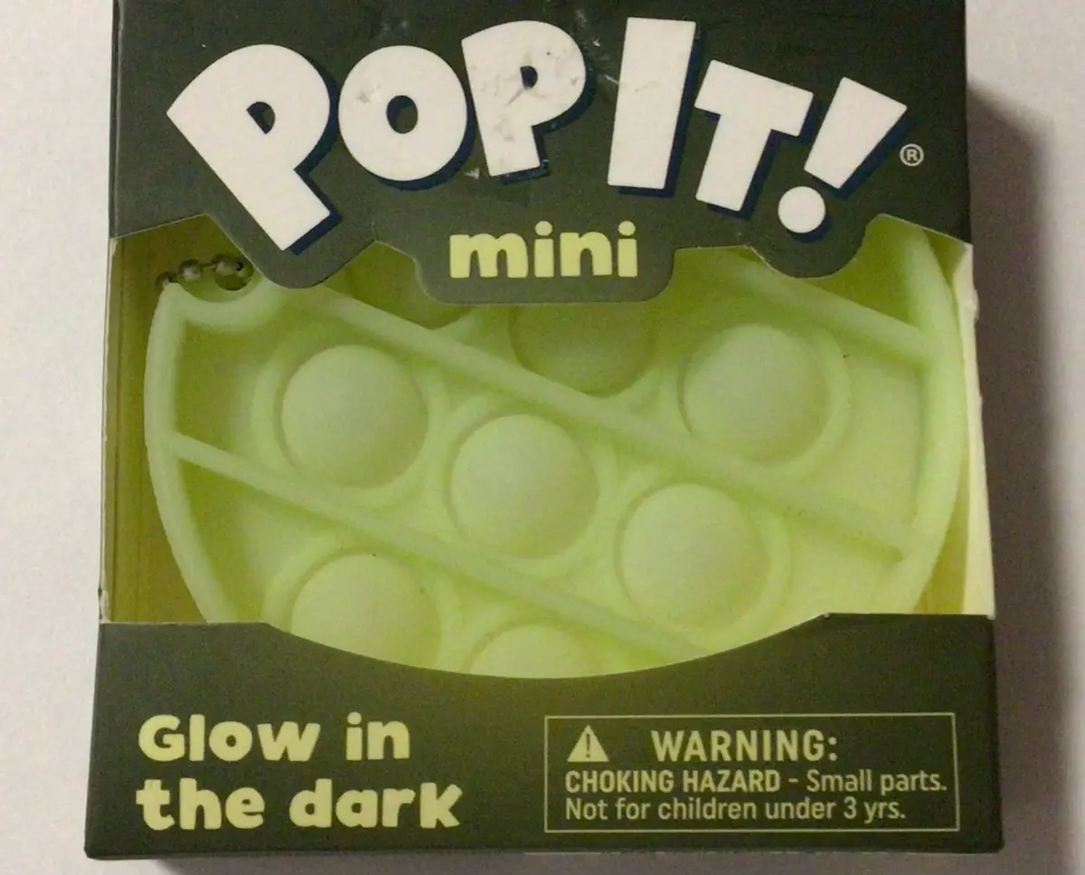 Oh How Fun It Is To P-O-P! - Keychain/Glow In The Dark 1