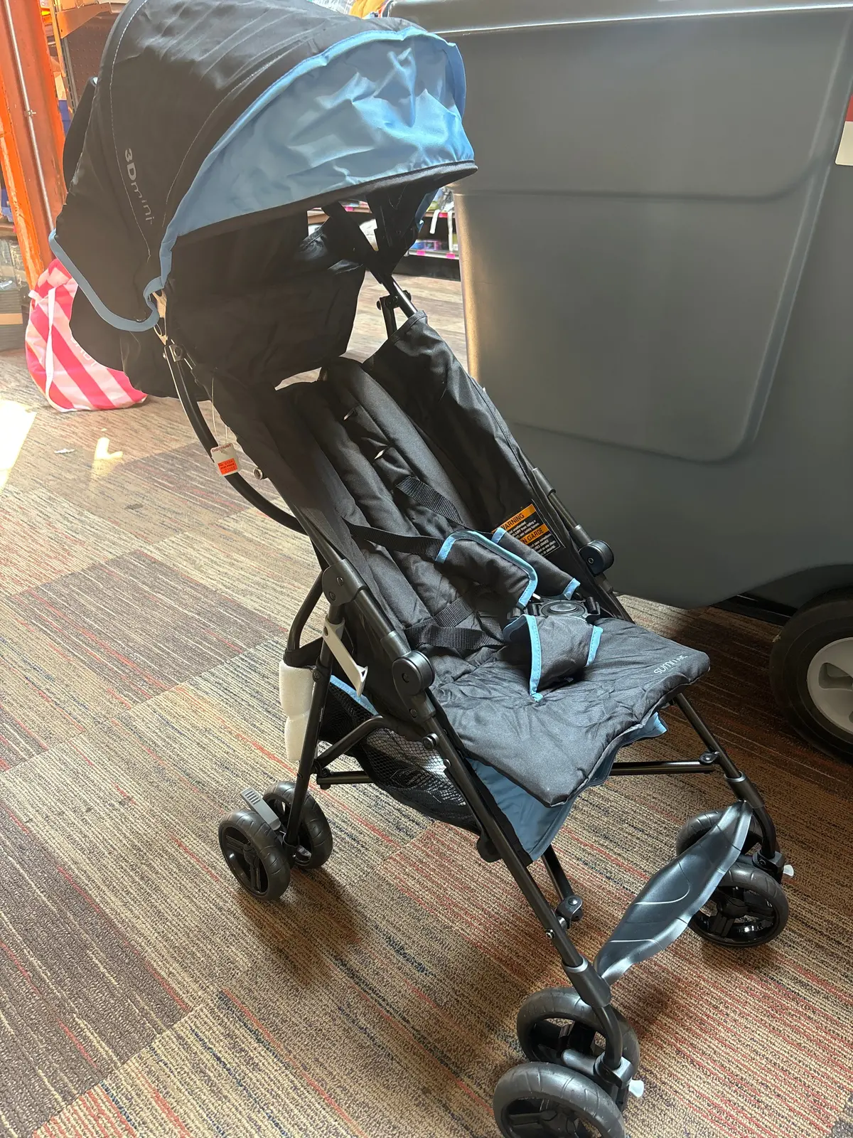 Summer Infant 3Dmini Convenience
Stroller - Blue Assembled 1