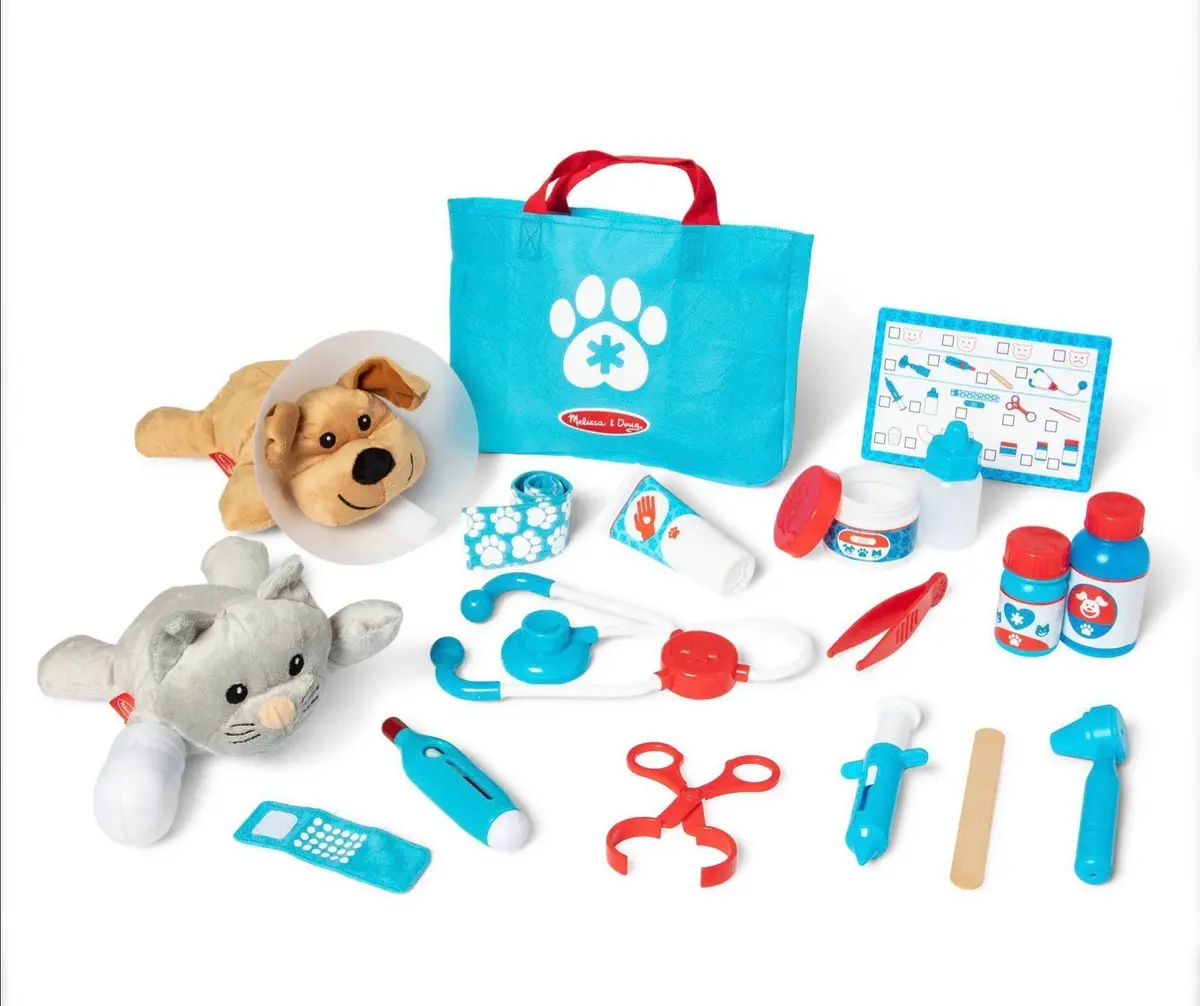 Melissa & Doug Examine & Treat Pet Vet Play Set 1
