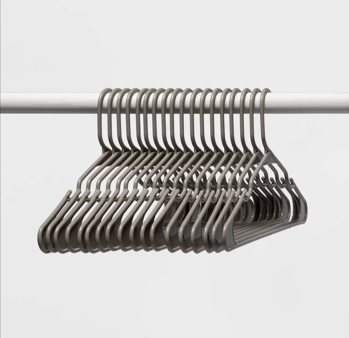 18Pk Plastic Hangers Gray 1