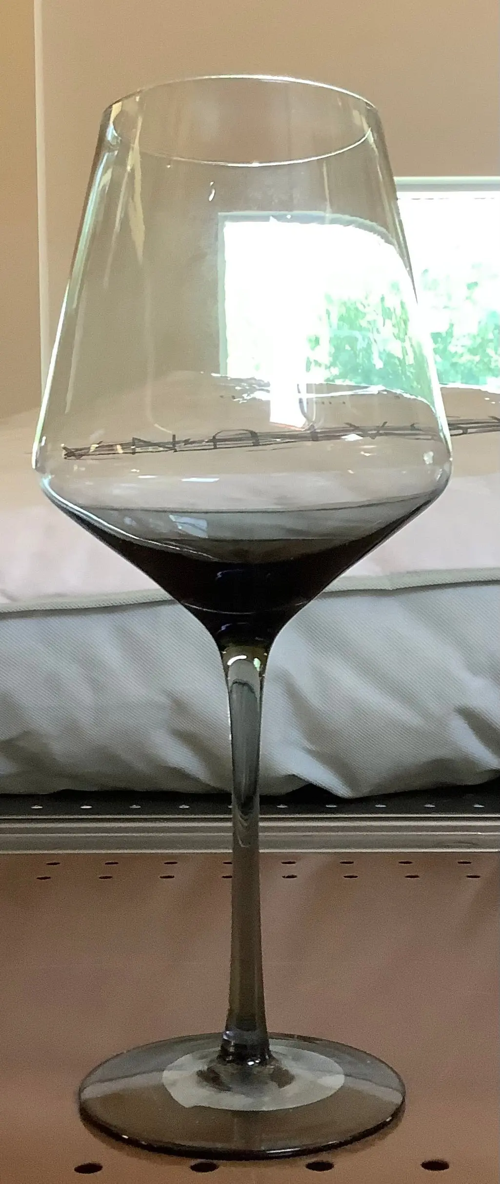 19.6Oz Stemmed Wine Glass Gray 1