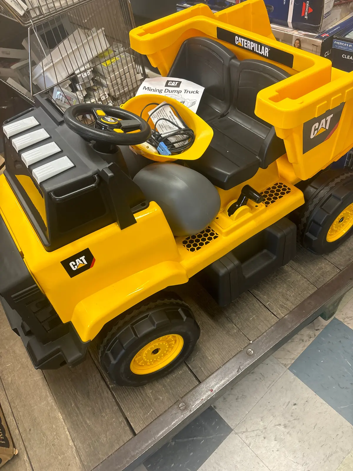 Caterpillar Mining Dump Truck Ride-On 1
