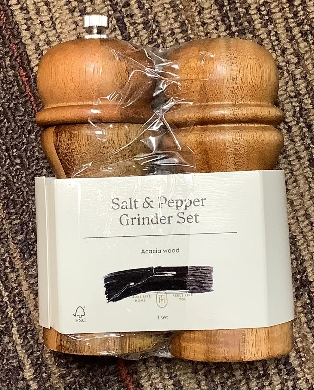 2Pc Acacia Turned Salt Shaker And Pepper Grinder Set 1