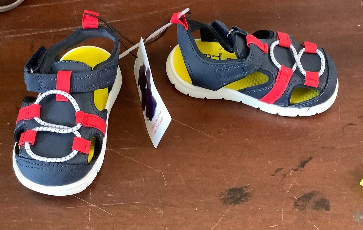 Kids Navy And Red Sandals Size 4 1
