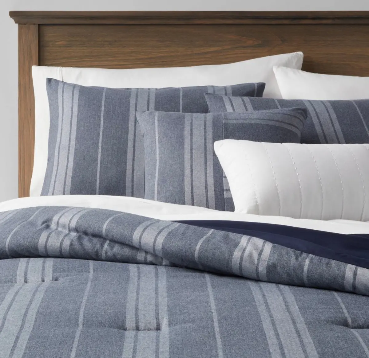 5Pc Full/Queen Reversible Stripe Comforter Set - Blue 1