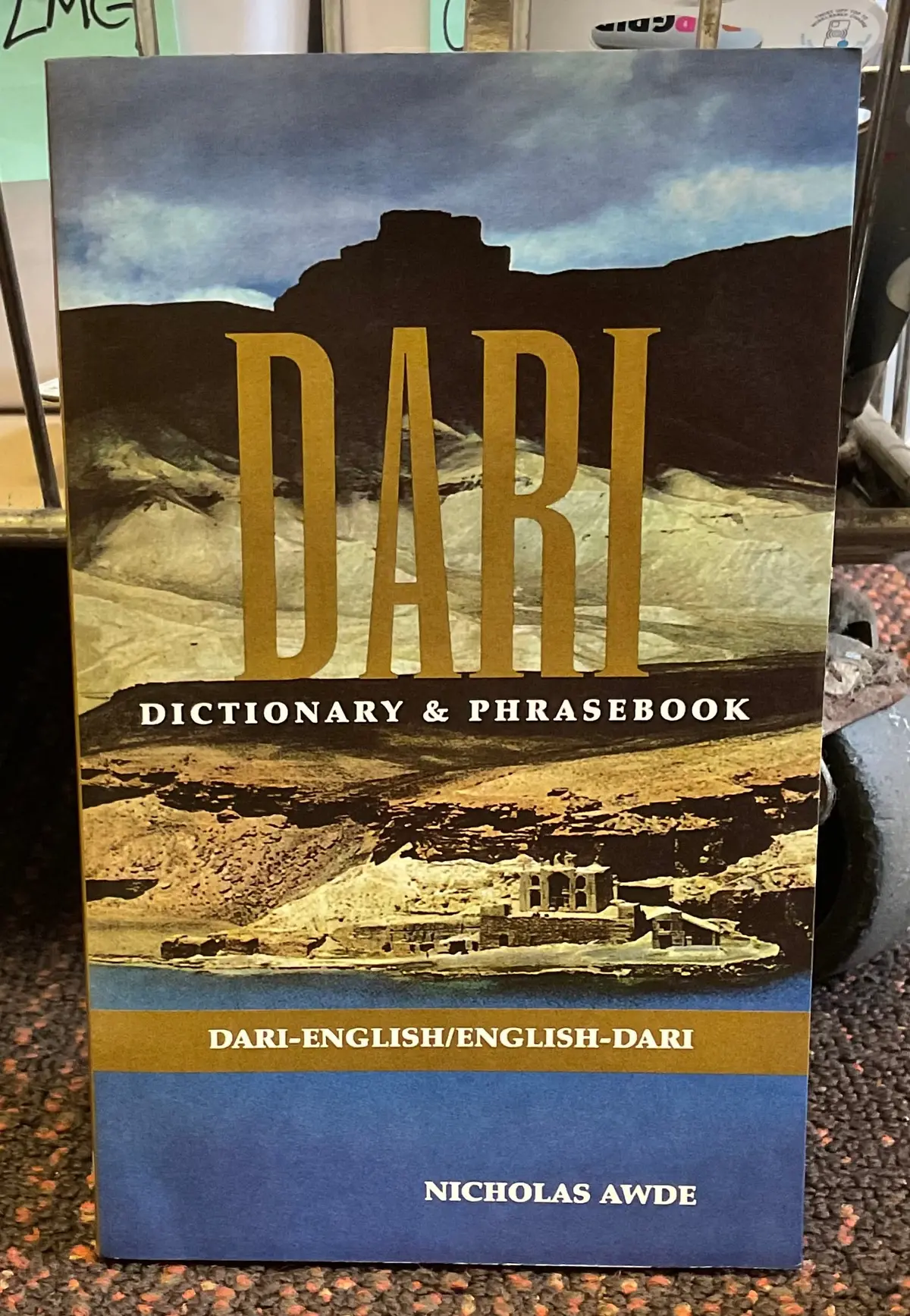 Dari-English/English-Dari Dictionary & Phrasebook - (New Dictionary & Phrasebooks) By Nicholas Awde & Asmetullahsarwam (Paperback) - Clearance 1