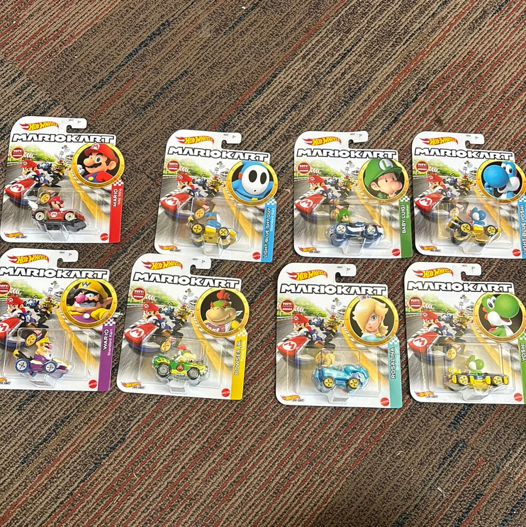Hot Wheels Mario Kart Die-Cast Mini Characters 1