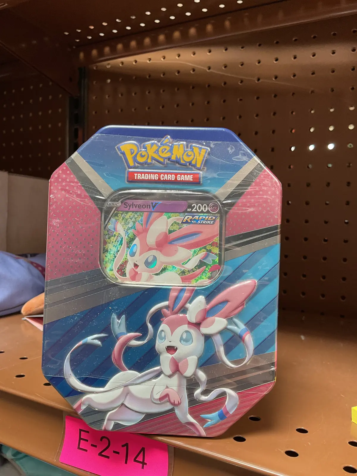 Pokémon Tcg V Heroes Sylveon V Tin (4 Packs) 1