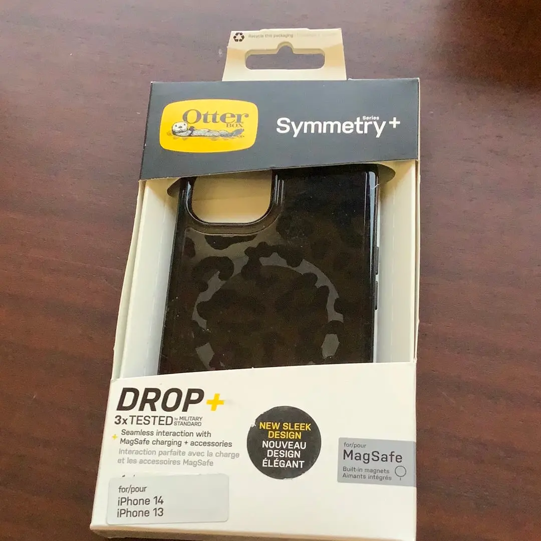 Otterbox Iphone 14/13 Symmetry Case- Animal Instinct 1