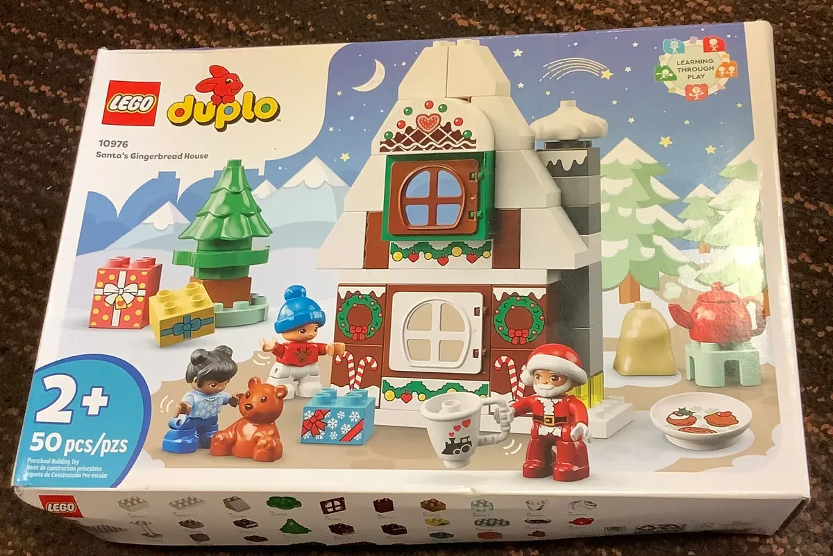 Lego Duplo Santa's Gingerbread House Toy 1