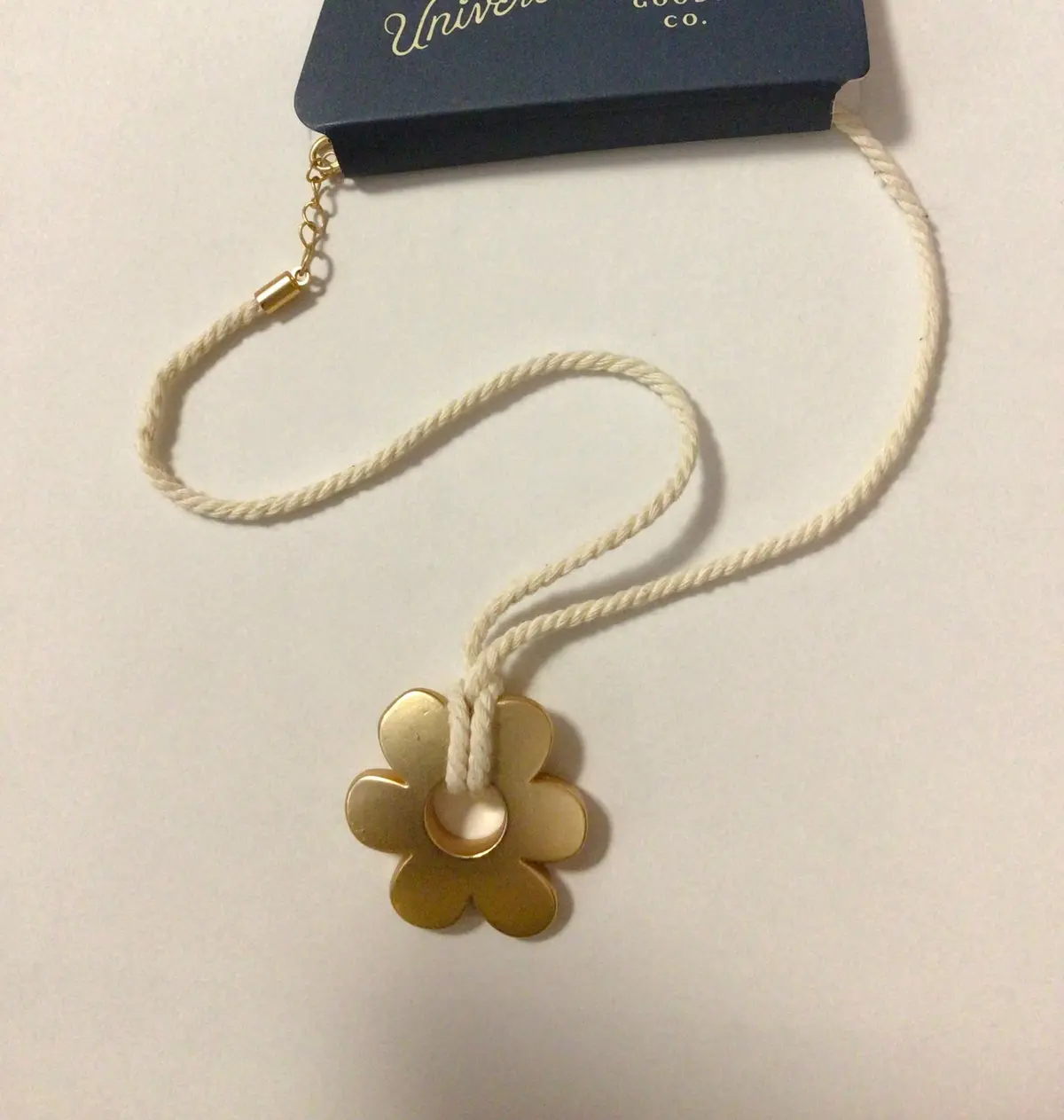 Flower Necklace - White/Gold 1