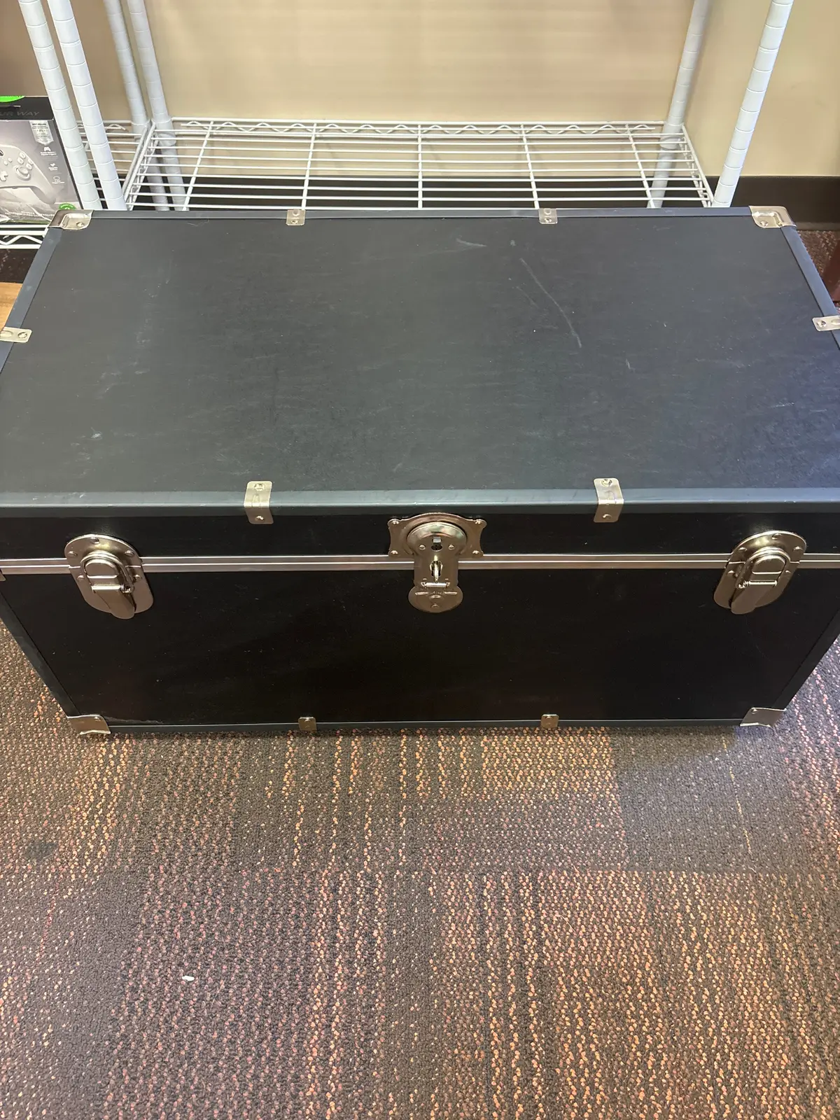 Seward Trunk 31" No Line Wheels Black 1