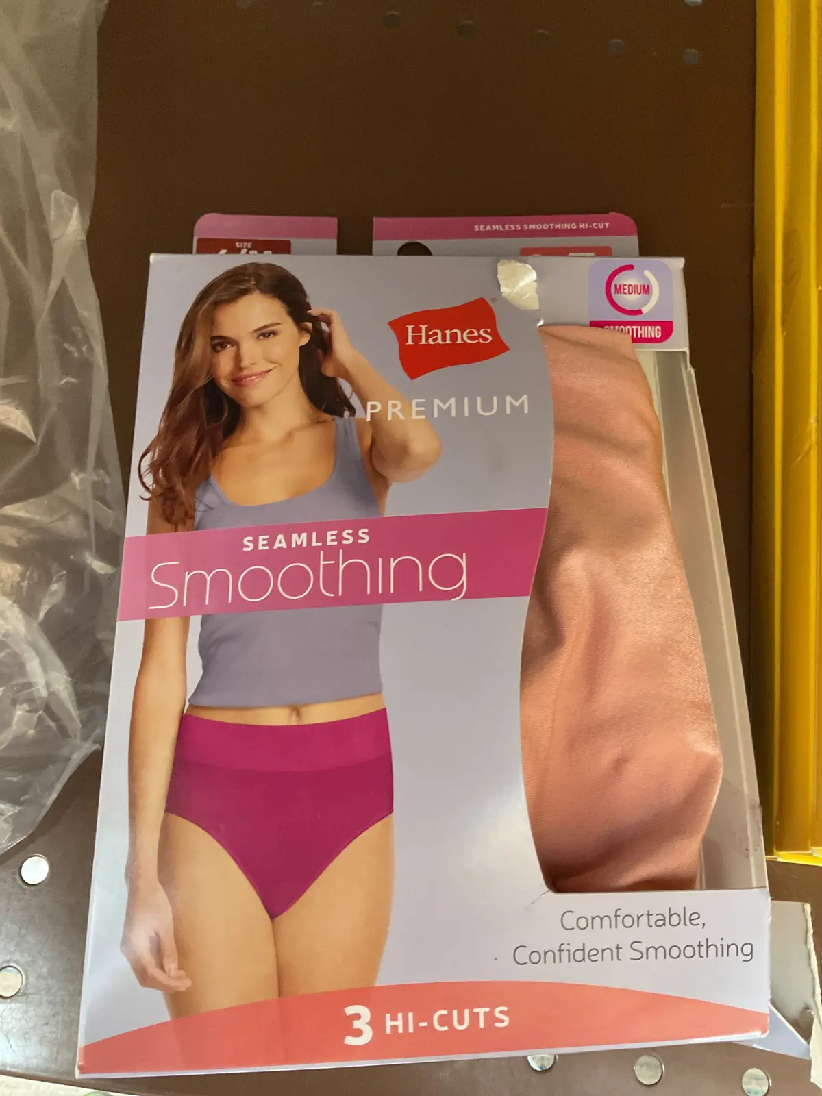 Hanes Premium Women's Smoothing Seamless 3Pk Basic
High Cut Briefs 6/M 1