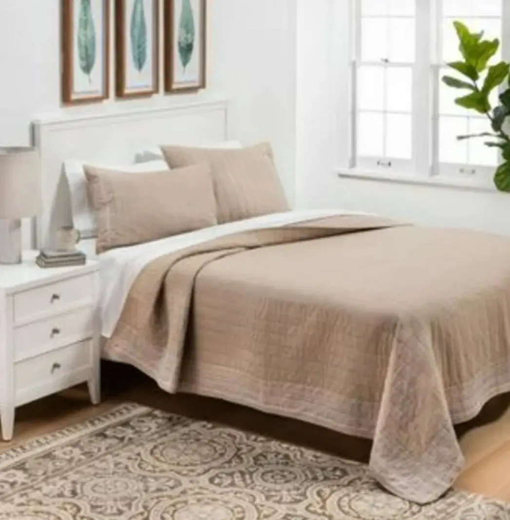 Full/Queen Embroidered Chambray Quilt Tan 1
