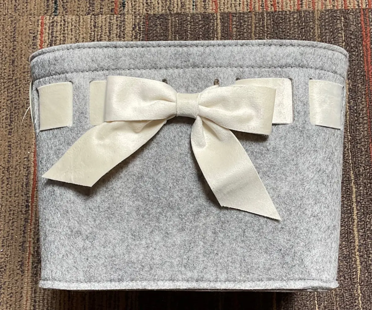 Felt With Durable Wire Frame - Removable Velvet Ribbon - Basket 1