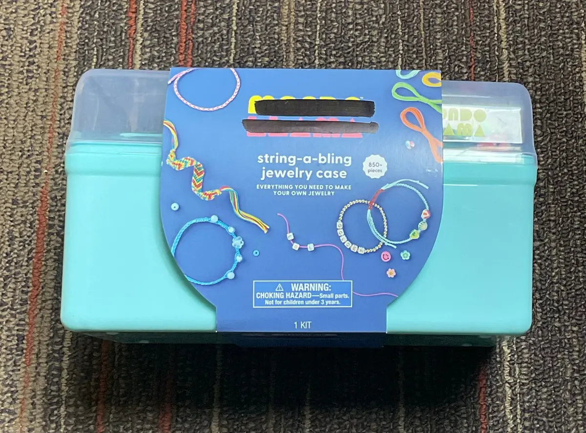 String-A-Bling Jewelry Case - 850+ Pieces 1