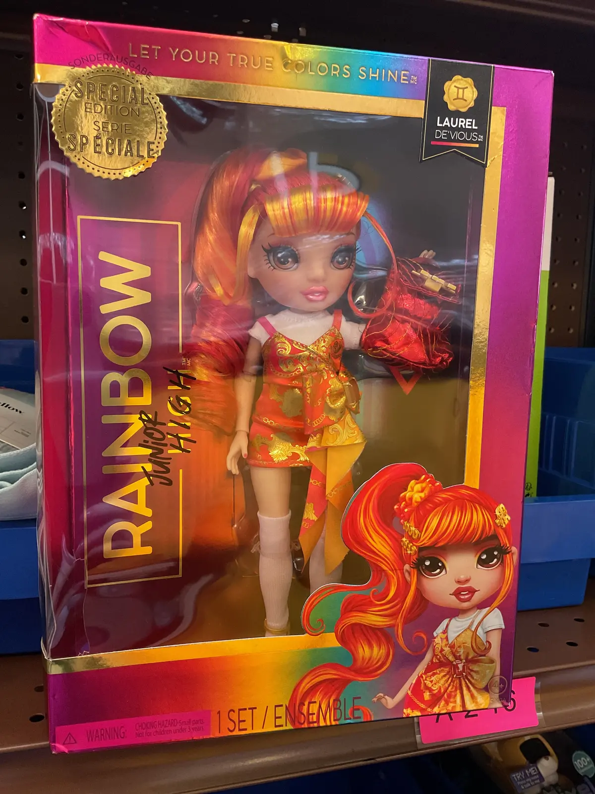 Rainbow High Junior High Special Edition - Laurel De'vious
9" Posable Fashion Doll 1