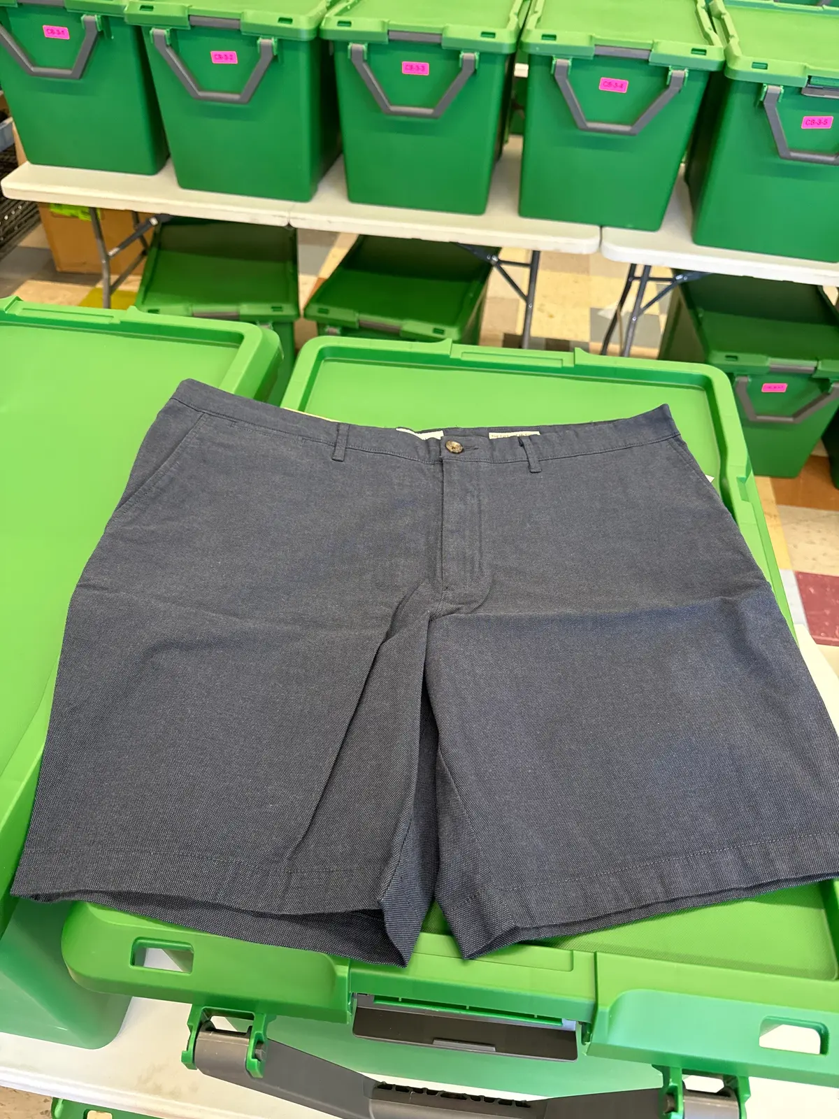 Mens 9.0” Inseam Flat-Front Shorts-40 1