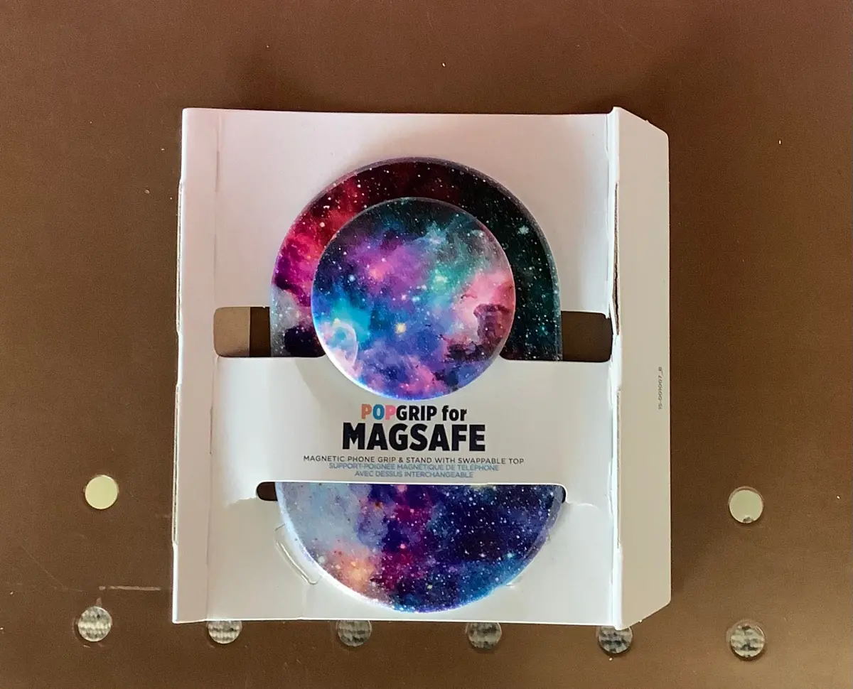Popgrip For Megsafe - Galaxy 1