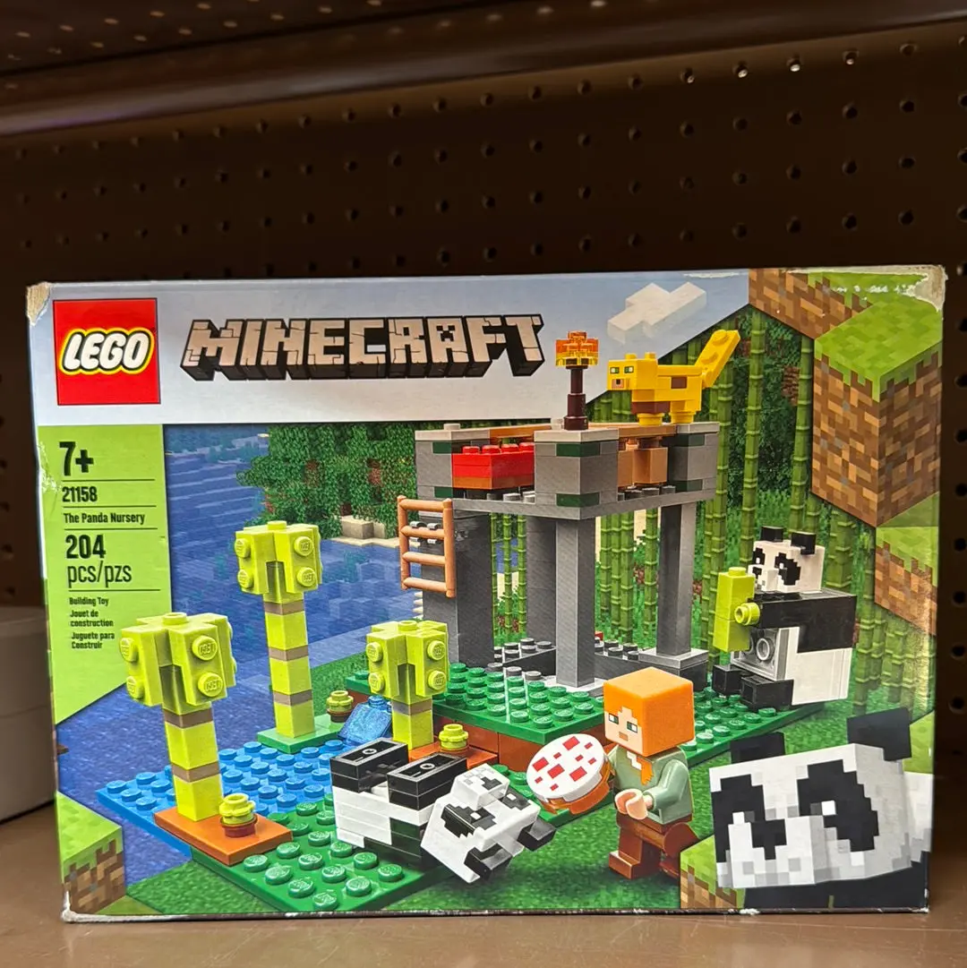 Lego Minecraft The Panda Nursery (204 Pieces) 1