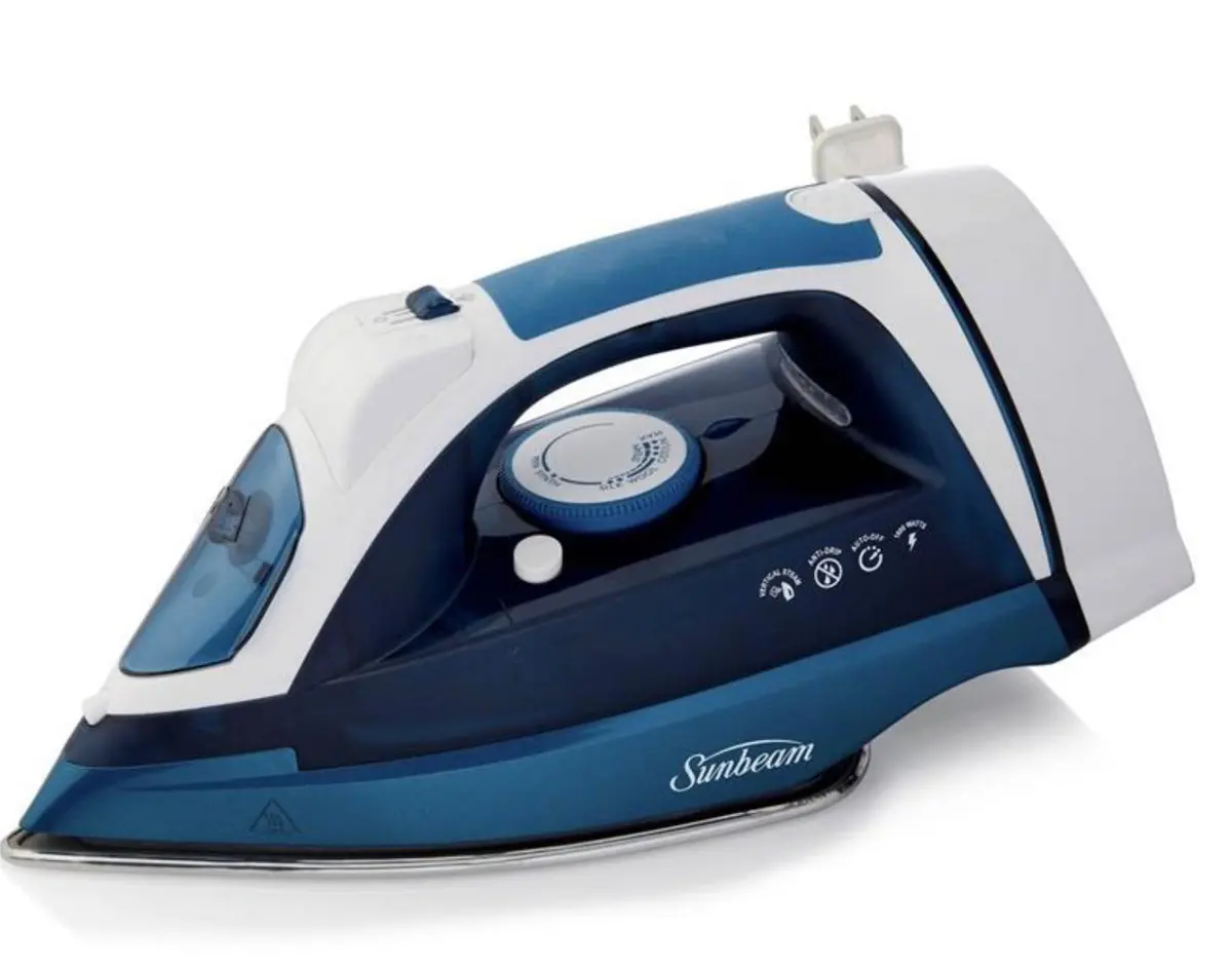 Sunbeam 1600W Retractable Cord Iron 1
