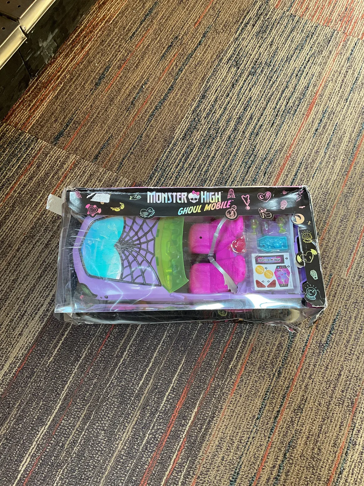 Monster High Toy Car, Ghoul Mobile With Pet & Cooler Accessories, Purple Doll-Sized Convertible With Spiderweb Details 6Pc- Damaged Box 1