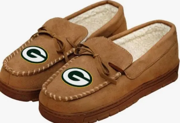 Nfl Men's Green Bay Packers Logo Moccasin
Slippers 1