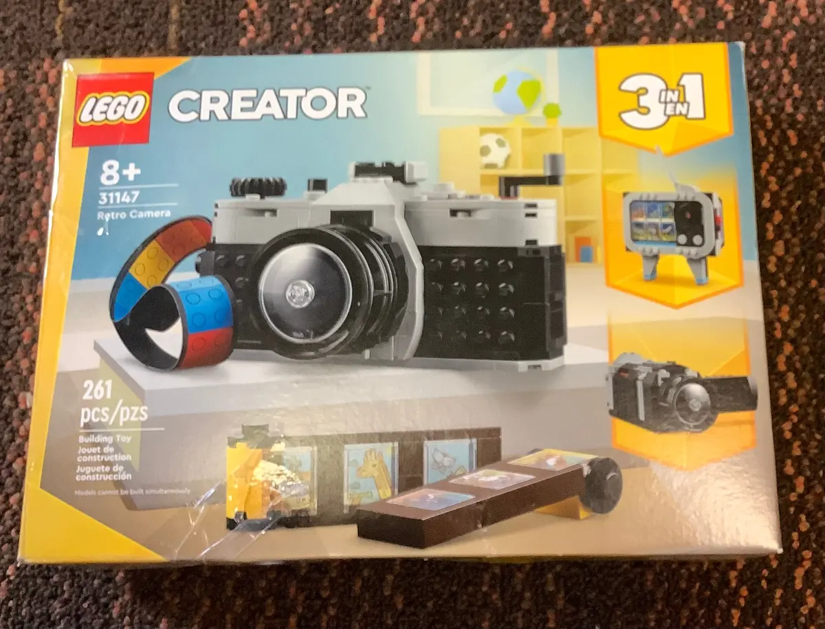 Broken Seal - Lego Creator 3 In 1 Retro Camera Toy 31147, As Is 1