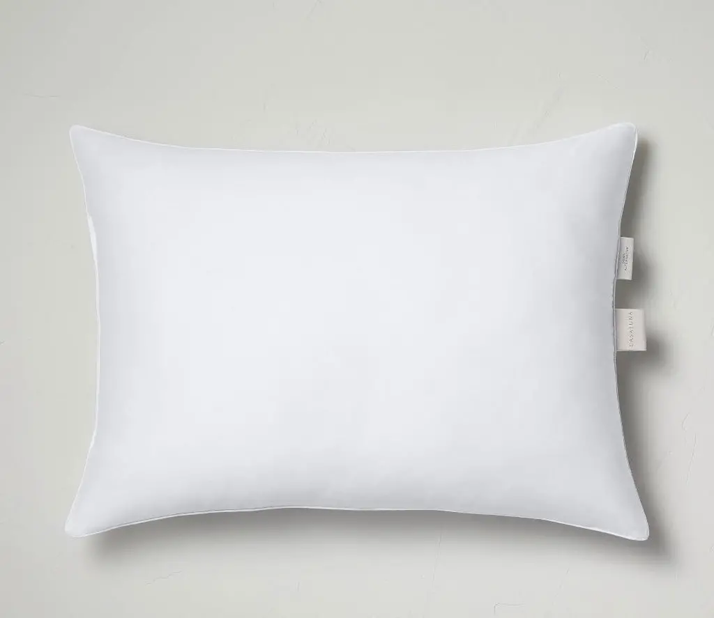 Standard/Queen Machine Washable Medium Down
Alternative Pillow 1