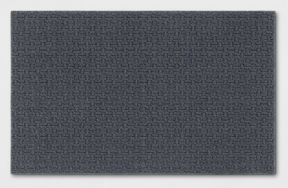 2'6"X3'10"/30"X46" Washable Solid Tufted Accent Rug Gray 1