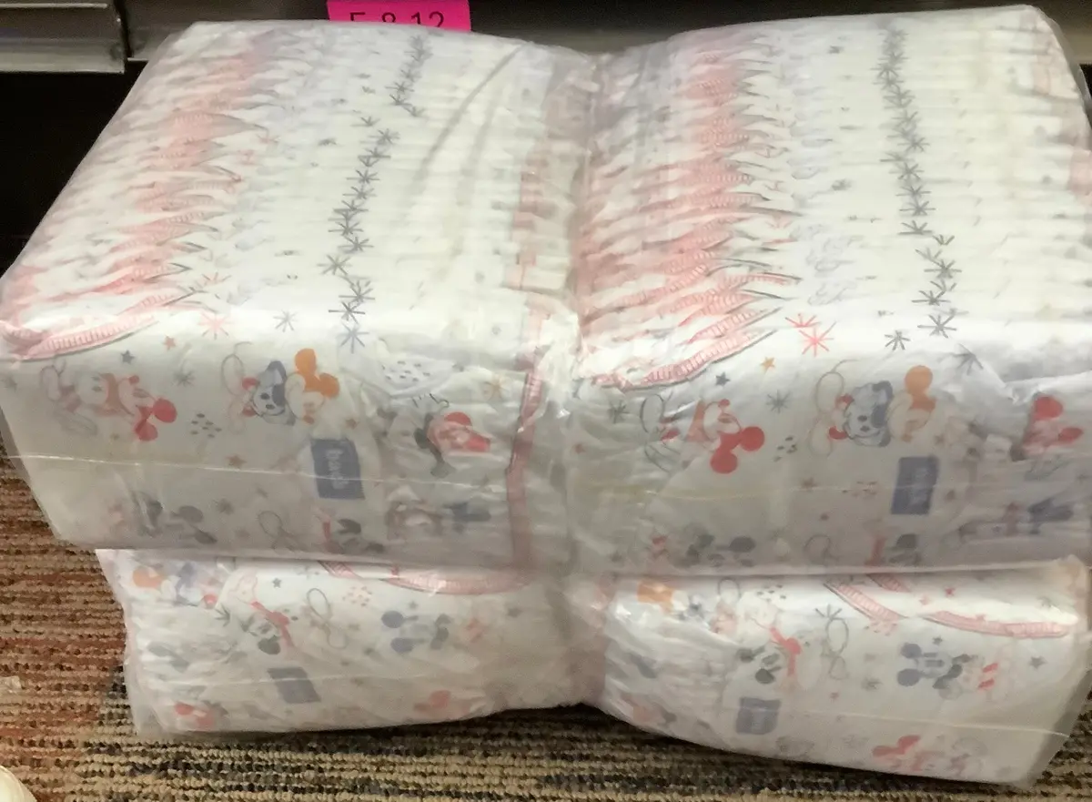 No Box!!!!! Huggies Snug & Dry Baby Disposable Diapers Super Pack - Size 2 - 100Ct 1