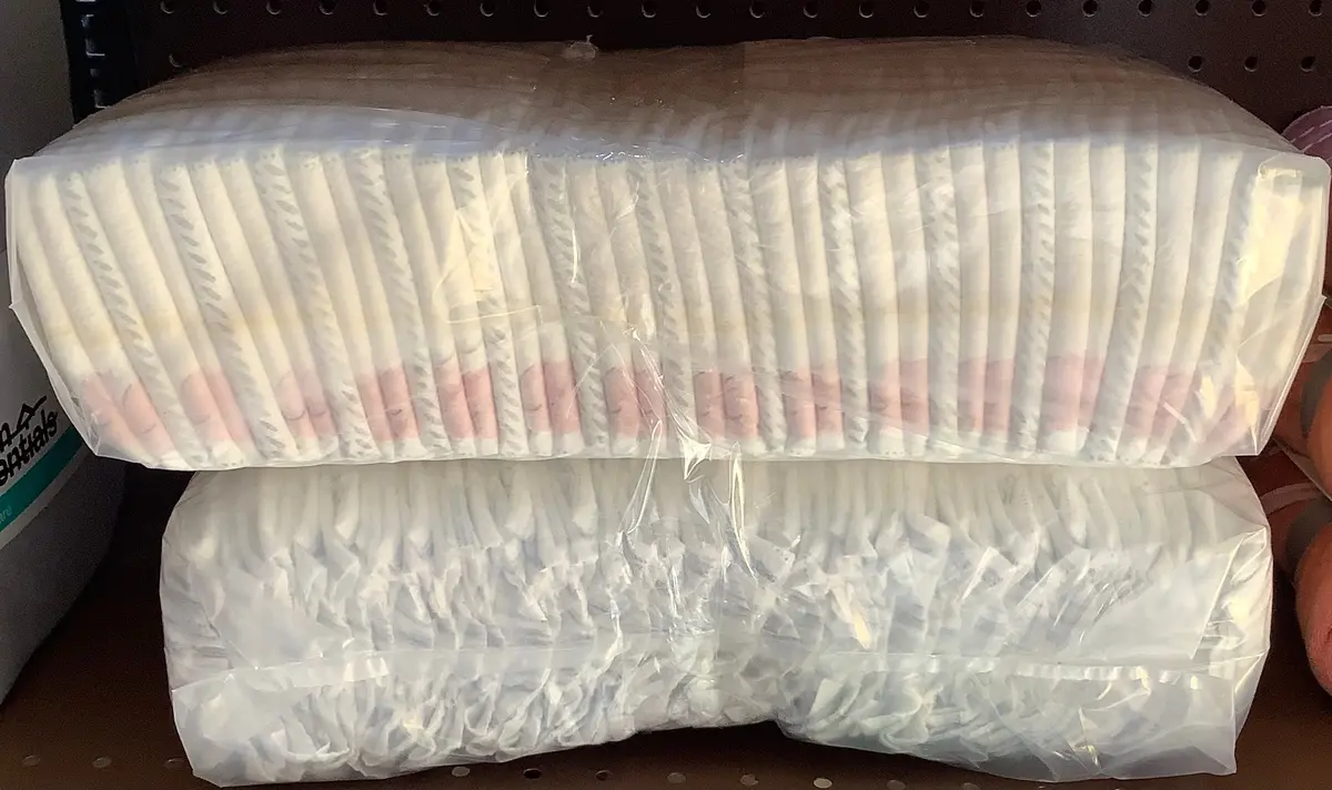 Out Of Box!!!!Pampers Pure Protection Diapers Super Pack - Size 1 - 82Ct 1