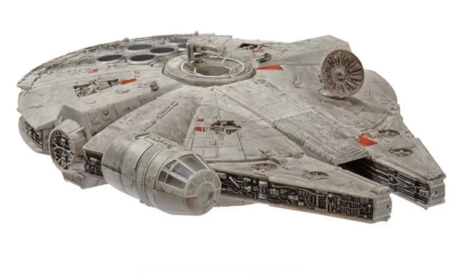 Star Wars Micro Galaxy Squadron
Millennium Falcon 9" Large Vehicle &
Figures 1