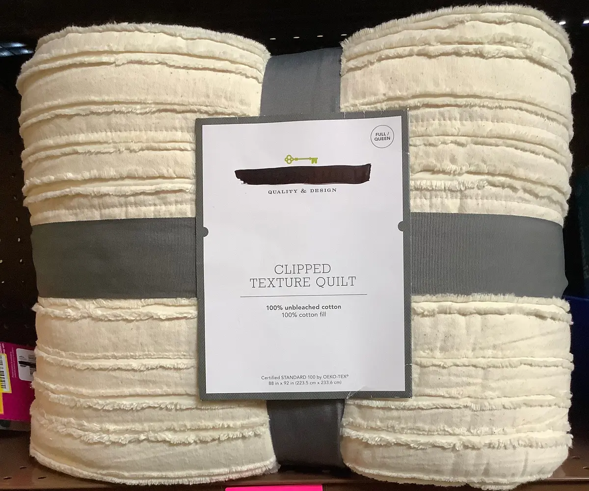 Full/Queen Clipped Texture Quilt Cream 1