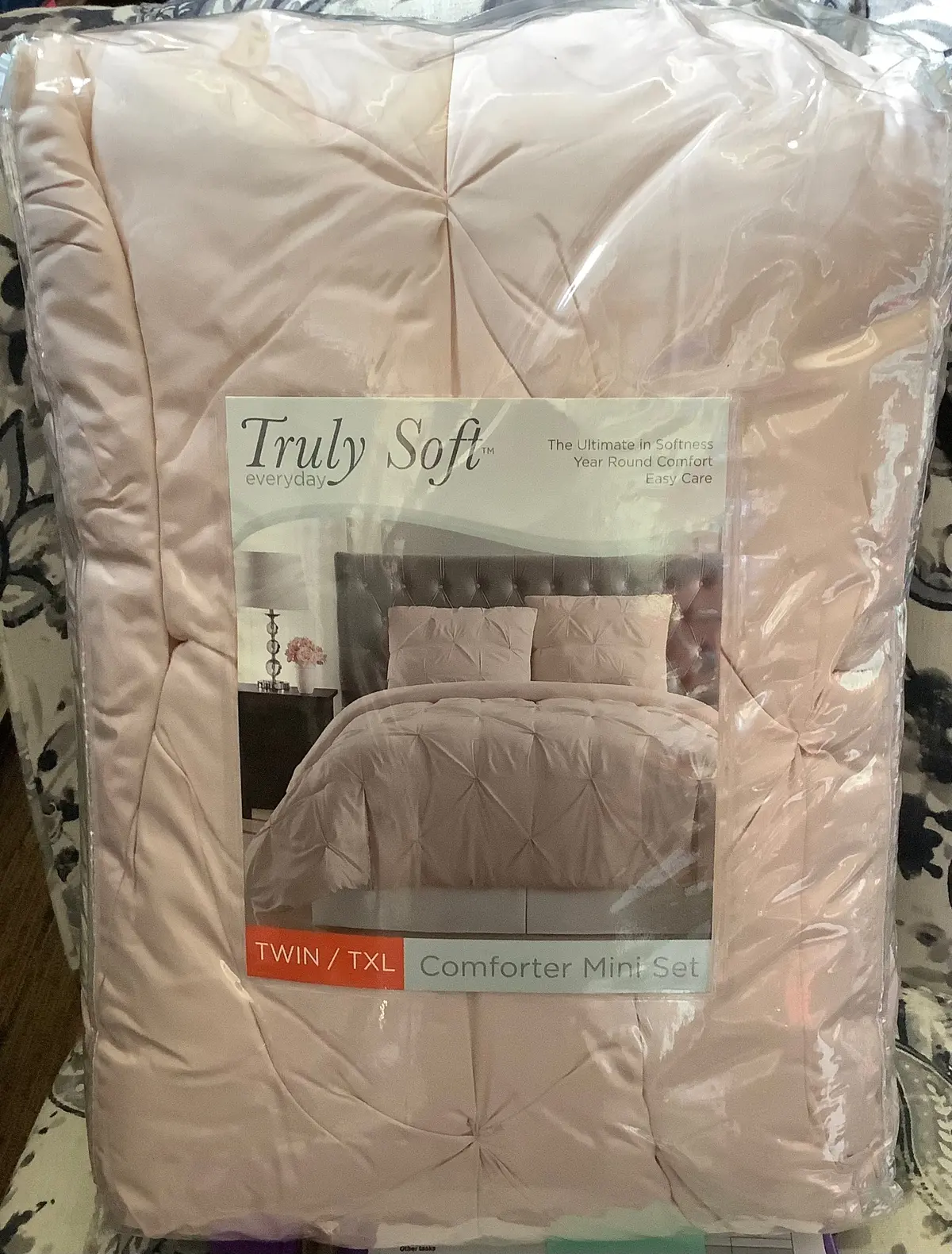 Truly Soft Everyday Twin Extra Long Pleated Comforter
Set Blush 1