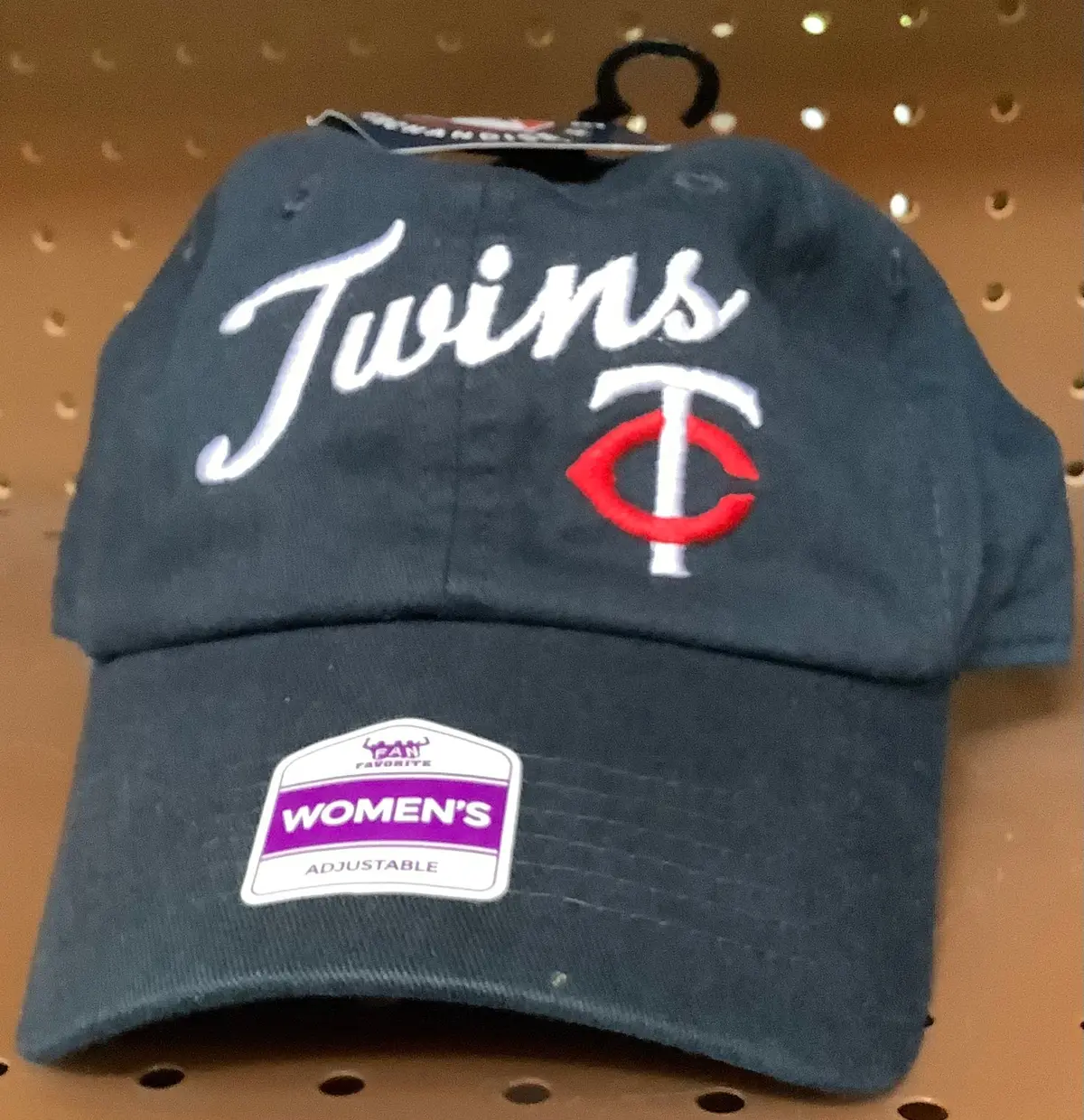 Twins Women’S Adjustable Hat 1