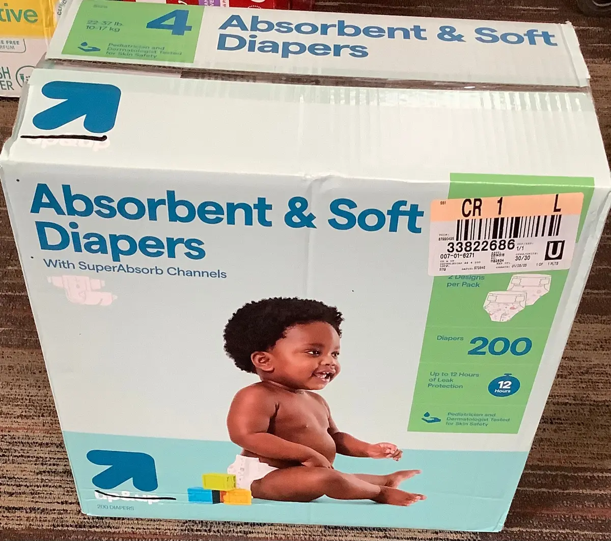 Disposable Diapers - Size 4 - 200Ct 1