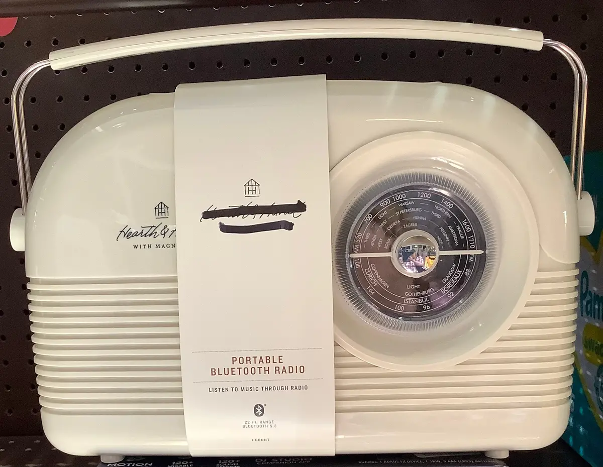 Portable Am/Fm Bluetooth Radio Cream 1