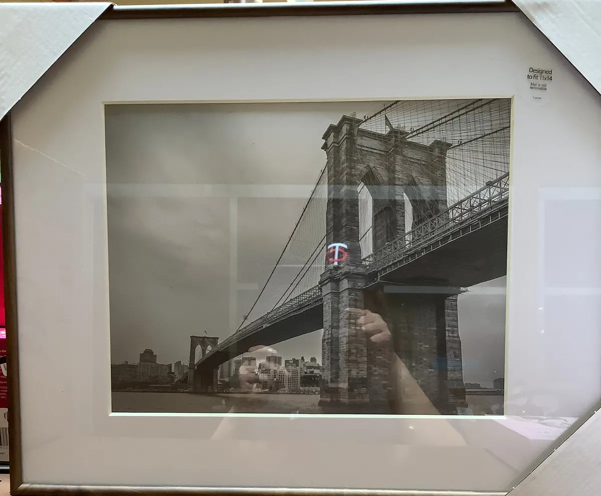 16" X 20" Matted To 11" X 14" Narrow Rounded Gallery Frame
Walnut 1
