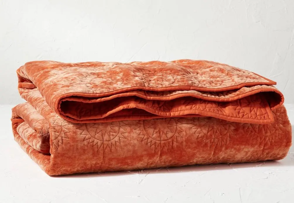 King Sun Stitched Vintage Velvet Quilt Coral 1