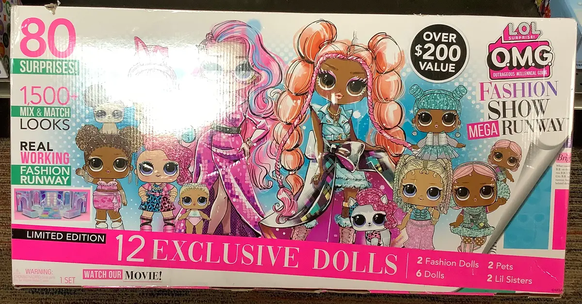 L.O.L. Surprise! Fashion Show Mega Runway Playset 1