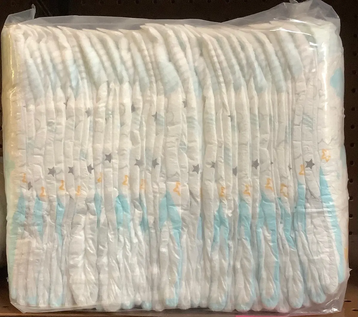 Size 4 Pampers. 29 Count 1
