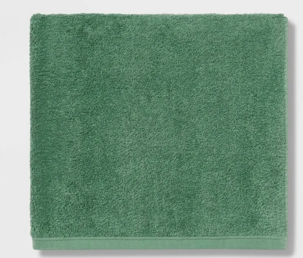 Everyday Bath Towel Light Green 1