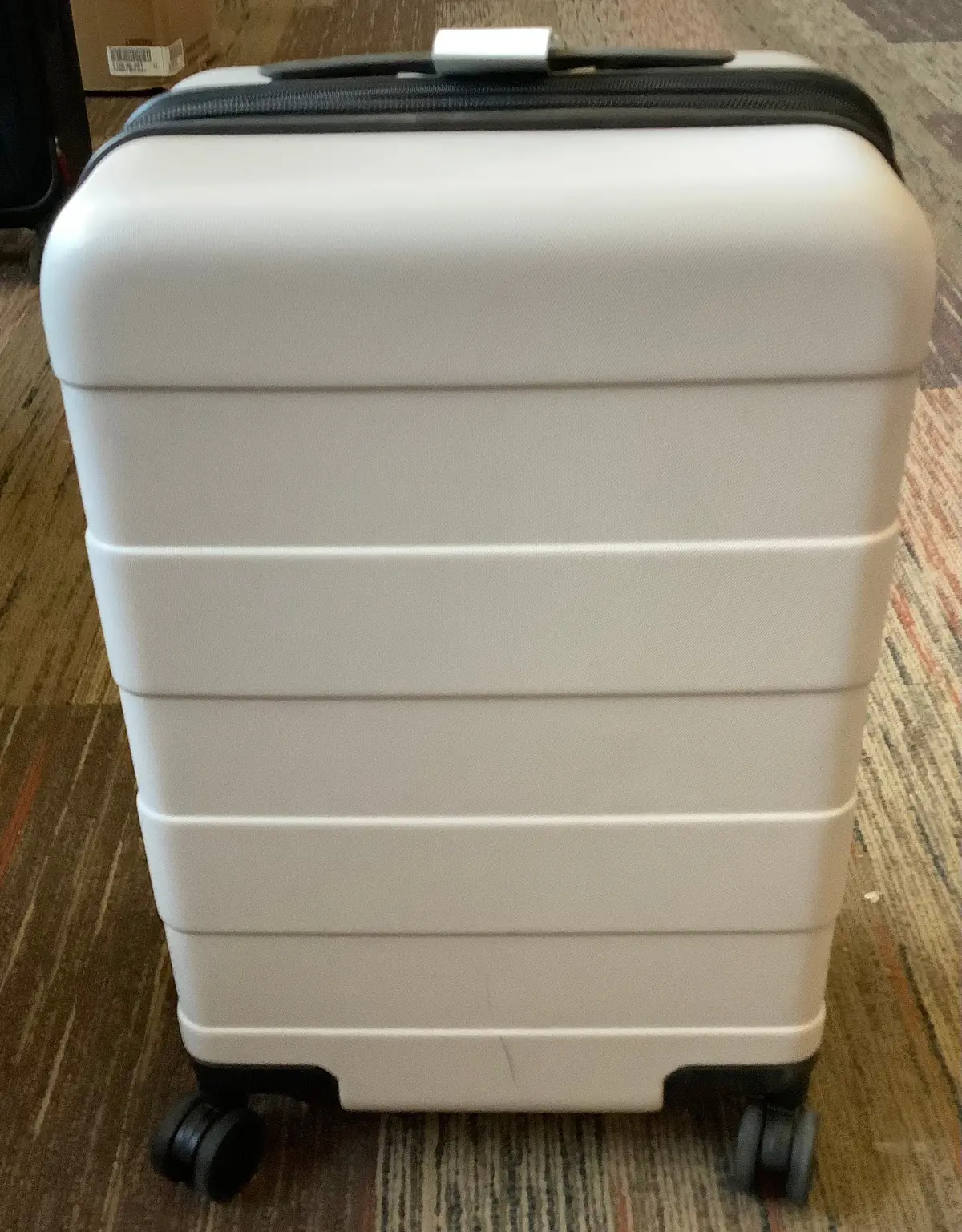Carry On Spinner Suitcase 2