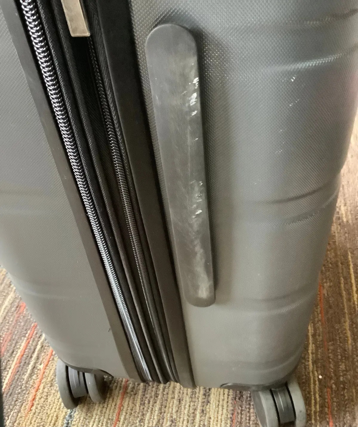 Hardside Medium Checked Suitcase Gray 1