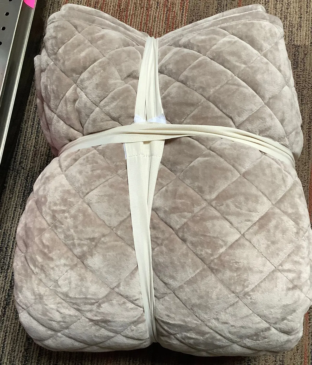 King Luxe Diamond Stitch Velvet Quilt Light Brown 1