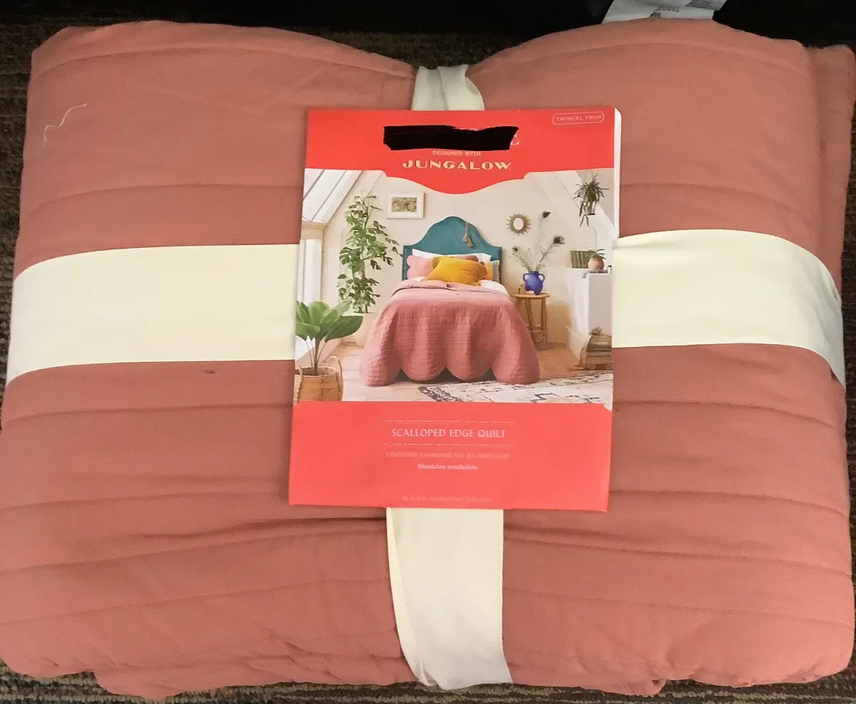 Twin/Twin Extra Long Scalloped Edge Quilt Light Terracotta 1