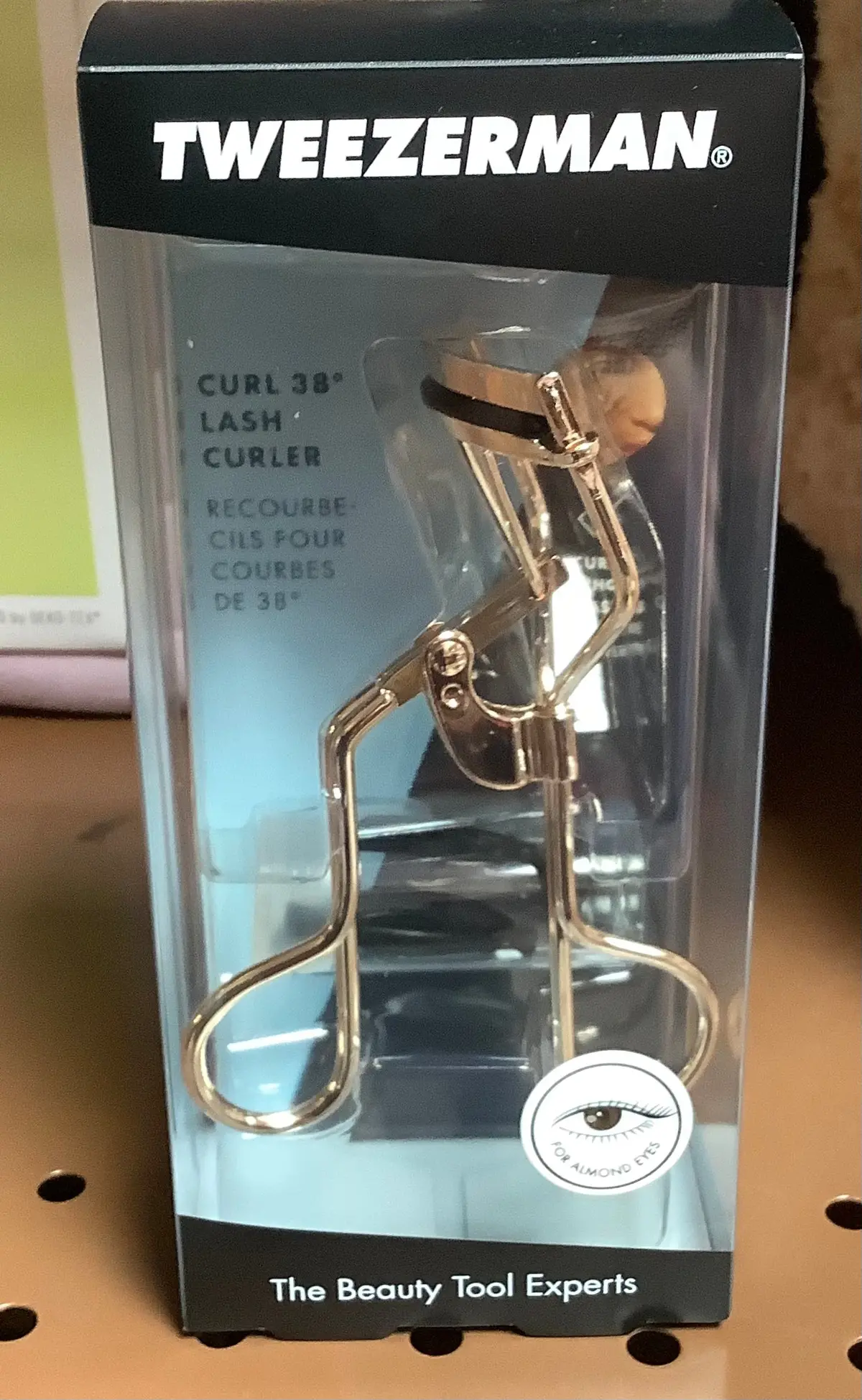 Tweezerman Curl Authority - Curl 38 Eyelash Curler 1