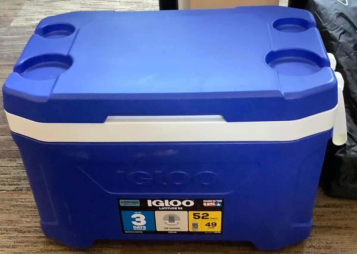 Igloo Latitude 52Qt Cooler - Blue 1